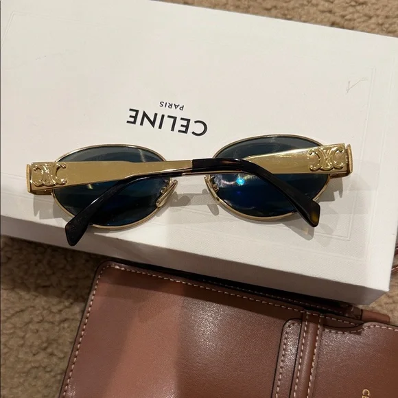 Celine Sunglasses with Brown Case - Picture 9 of 9